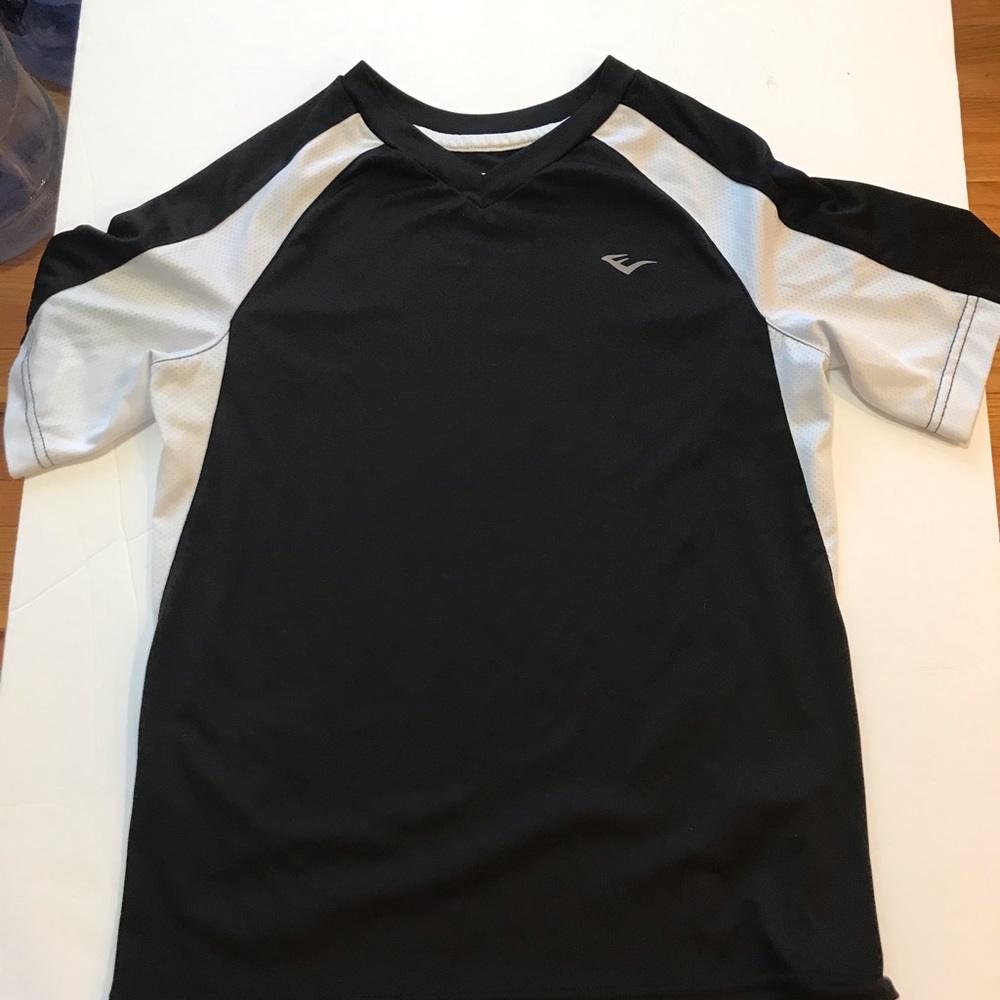 Boys everlast v neck